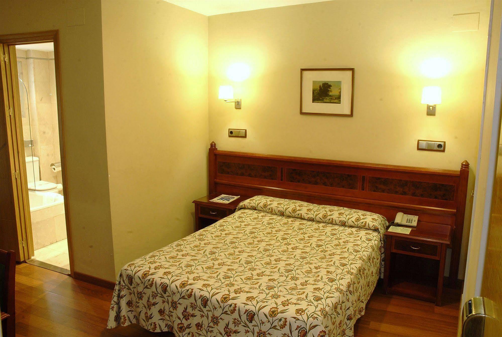 Reyes Católicos Hotel Sevilla Szoba fotó